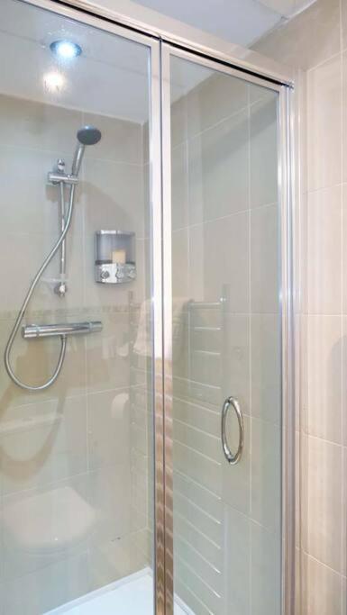 Seymour Townhouse By Serviced Living Liverpool Extérieur photo