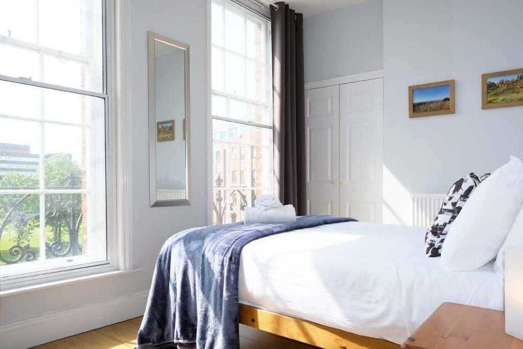 Seymour Townhouse By Serviced Living Liverpool Extérieur photo
